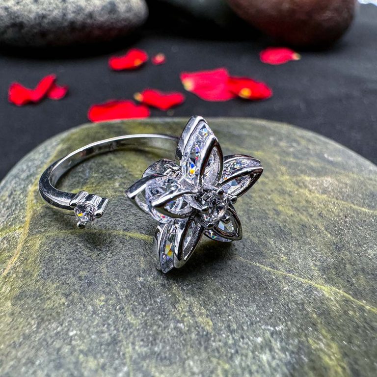 Enchanting Floral Diamond Ring