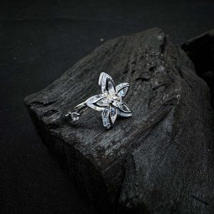 Enchanting Floral Diamond Ring