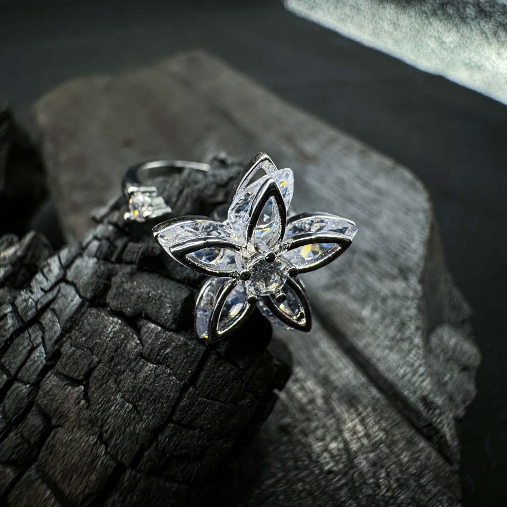 Enchanting Floral Diamond Ring