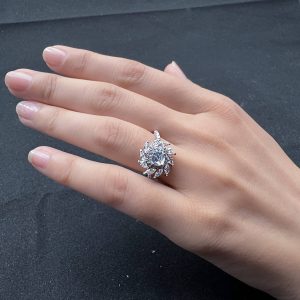 Exquisite Floral Diamond Ring - Nazli Fashions
