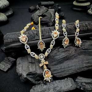 Majestic Amber and Golden Necklace Set