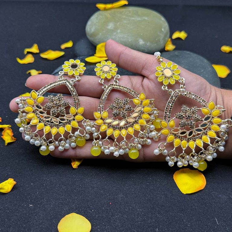 Vibrant Sunflower Earrings and Tikka Set - Nazli Fashions